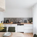 Modernes 3-zimmer-apartment - Naehe Krankenhaus, Altstadt, Bahnhof - Parken 아파트