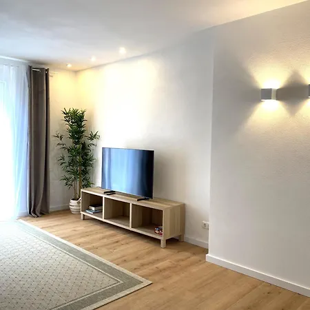 Modern Living Apartment - Naehe Krankenhaus, Altstadt, Bahnhof - 3-Zimmer Apartment *