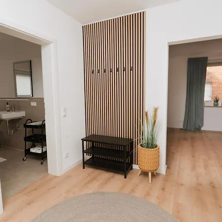 Modernes 3-Zimmer-Apartment - Naehe Krankenhaus, Altstadt, Bahnhof - Parken Apartment *