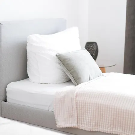 Modernes 3-Zimmer-Apartment - Naehe Krankenhaus, Altstadt, Bahnhof - Parken Apartment