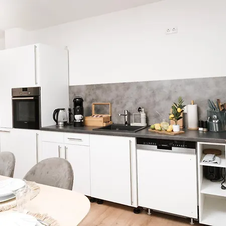 Modernes 3-zimmer-apartment - Naehe Krankenhaus, Altstadt, Bahnhof - Parken Apartmán *
